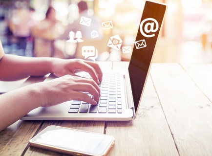 ارسال ایمیل به مشتری پس از خرید محصول